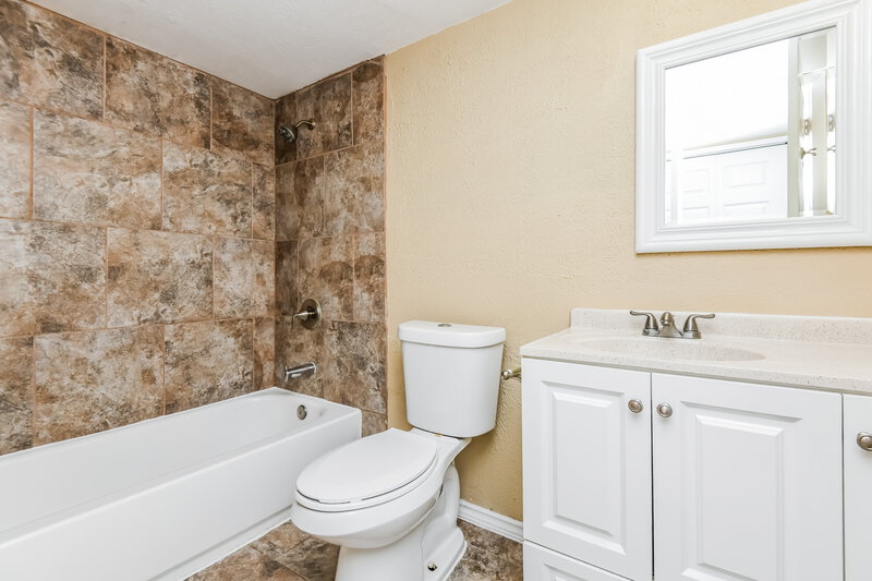 1,785/Mo, 7509 Long Canyon Trail Dallas, TX 75249 Main Bathroom View