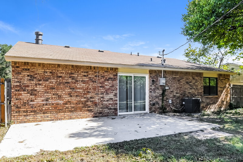 1,785/Mo, 7509 Long Canyon Trail Dallas, TX 75249 Rear View