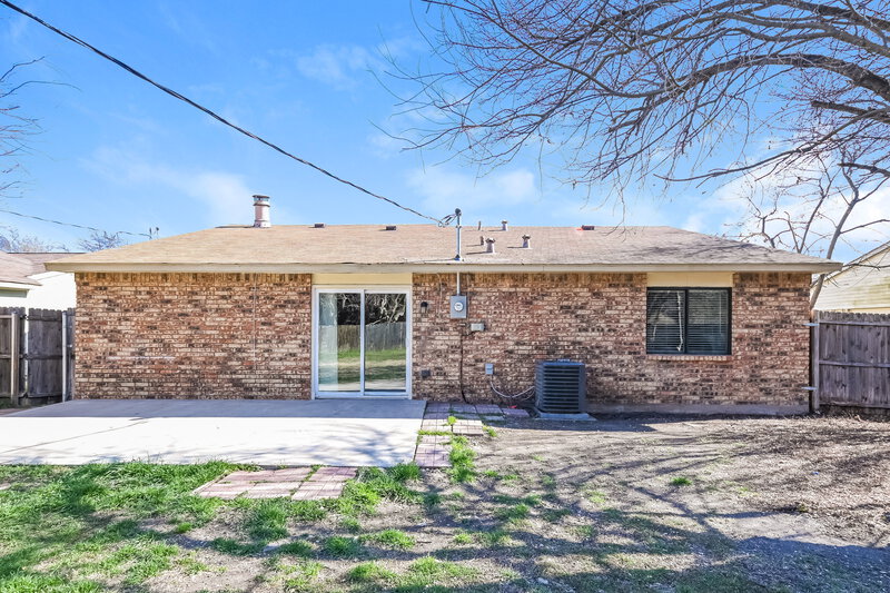 1,785/Mo, 7509 Long Canyon Trail Dallas, TX 75249 Rear View 2