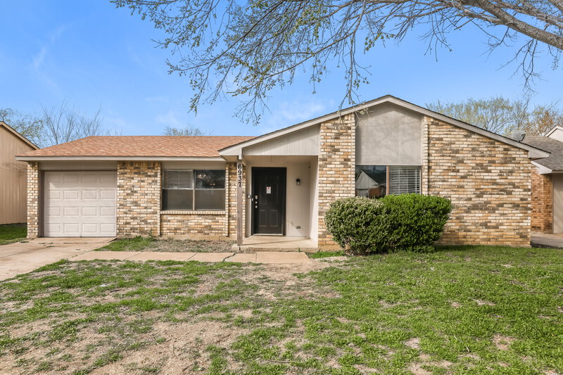 1,720/Mo, 6937 Sandybrook Dr Fort Worth, TX 76120 External View