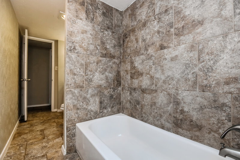 1,720/Mo, 6937 Sandybrook Dr Fort Worth, TX 76120 Misc View 13