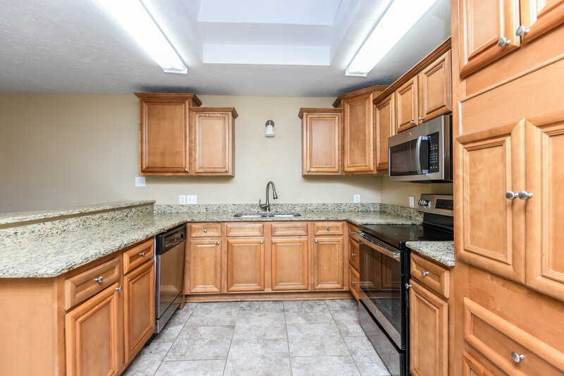 0/Mo, 2705 Amber Dr S Fort Worth, TX 76133 Kitchen View 2