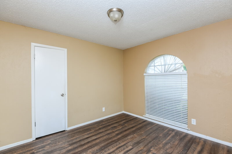 0/Mo, 2705 Amber Dr S Fort Worth, TX 76133 Bedroom View 3