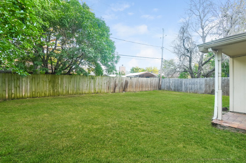 0/Mo, 2705 Amber Dr S Fort Worth, TX 76133 Exterior View