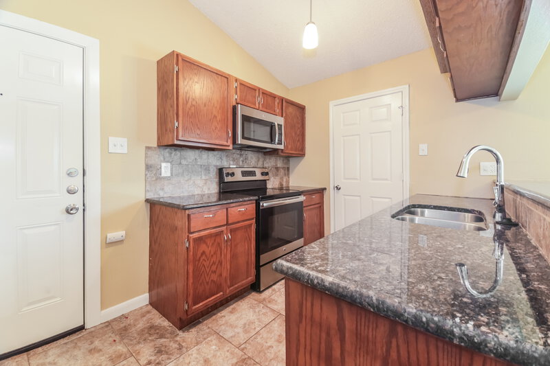 1,880/Mo, 1205 High Valley Dr Garland, TX 75041 Kitchen View