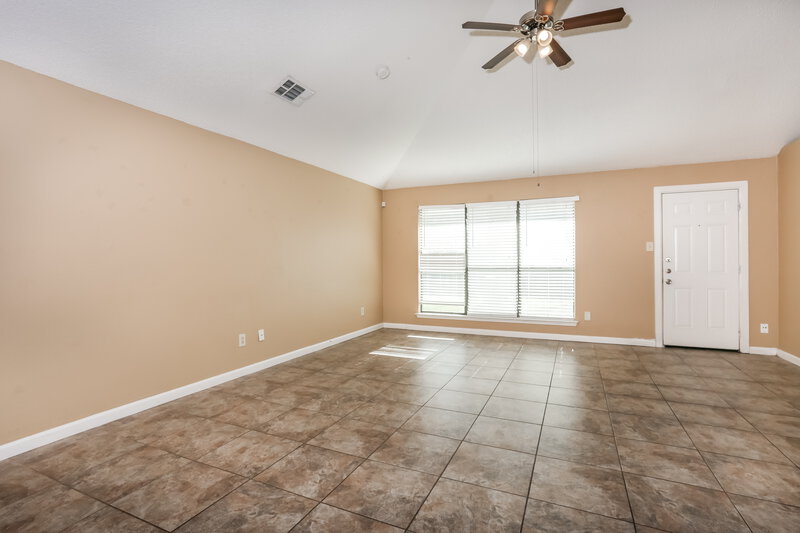 1,750/Mo, 3309 Galemeadow Dr Fort Worth, TX 76123 Living Room View