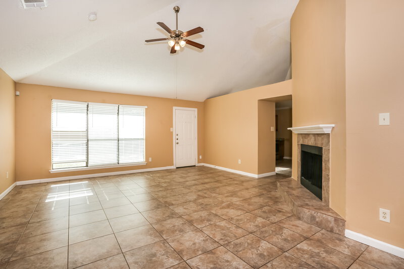 1,750/Mo, 3309 Galemeadow Dr Fort Worth, TX 76123 Living Room View 2