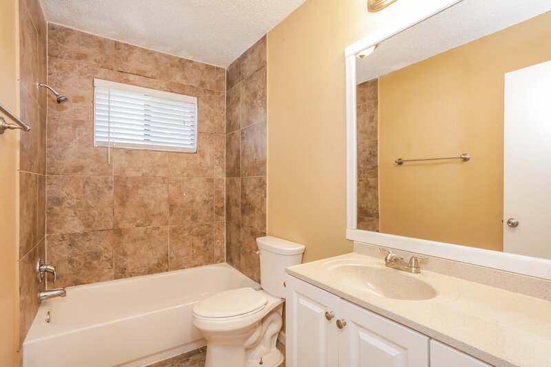 1,750/Mo, 3309 Galemeadow Dr Fort Worth, TX 76123 Bathroom View