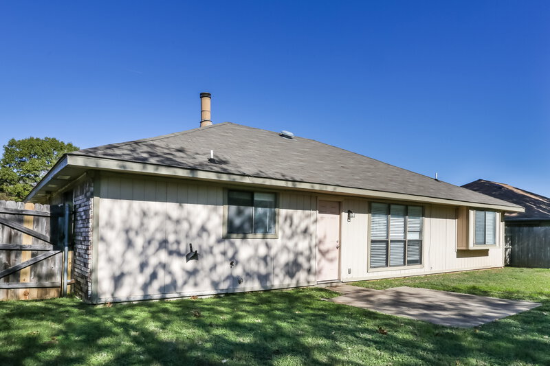 1,750/Mo, 3309 Galemeadow Dr Fort Worth, TX 76123 Rear View