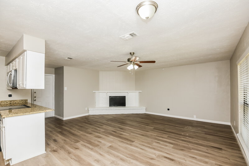 2,005/Mo, 7320 Lea Pl Fort Worth, TX 76140 Living Room View