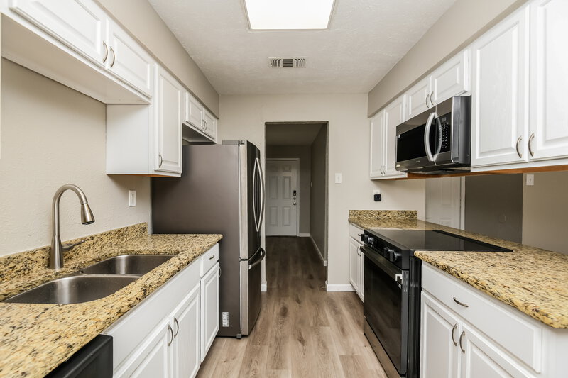 2,005/Mo, 7320 Lea Pl Fort Worth, TX 76140 Kitchen View
