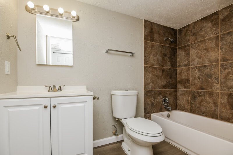 2,005/Mo, 7320 Lea Pl Fort Worth, TX 76140 Bathroom View