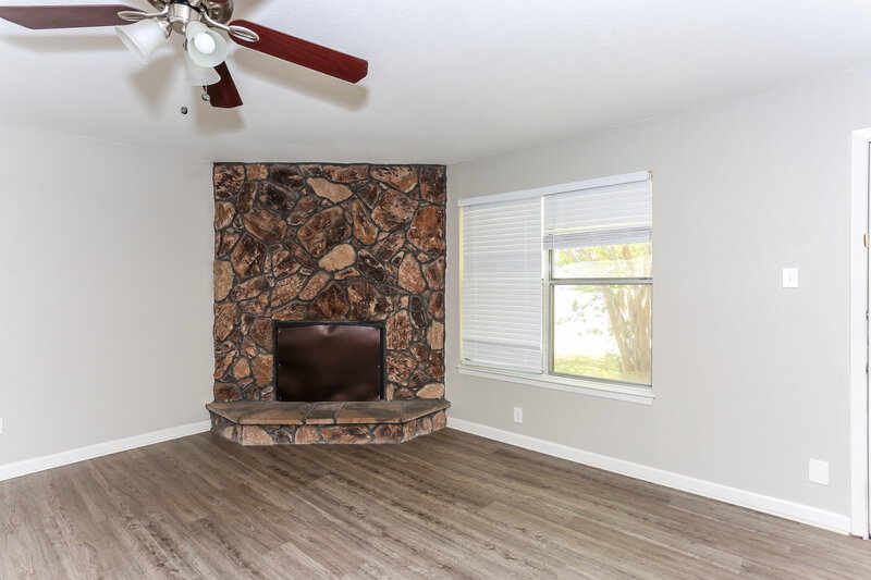 2,540/Mo, 3407 Spring Meadows Dr Arlington, TX 76014 Living Room View