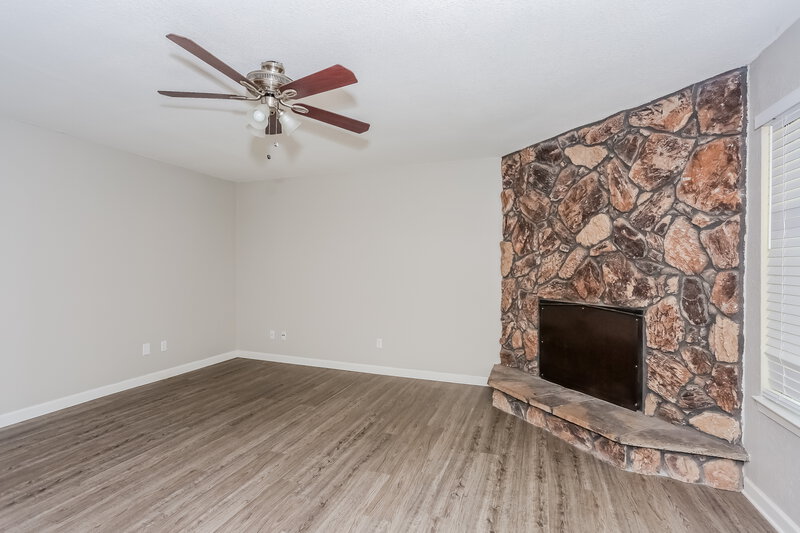 2,540/Mo, 3407 Spring Meadows Dr Arlington, TX 76014 Living Room View 3
