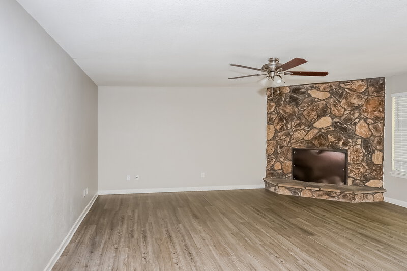 2,540/Mo, 3407 Spring Meadows Dr Arlington, TX 76014 Living Room View 4