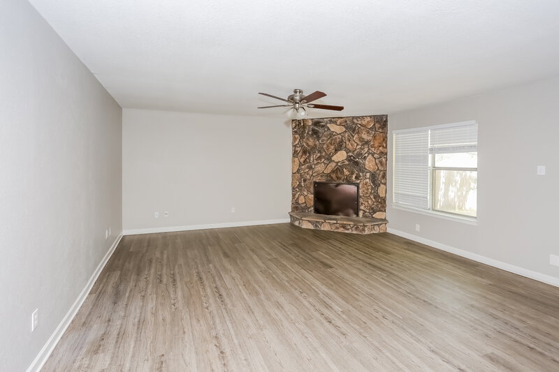 2,540/Mo, 3407 Spring Meadows Dr Arlington, TX 76014 Living Room View 5