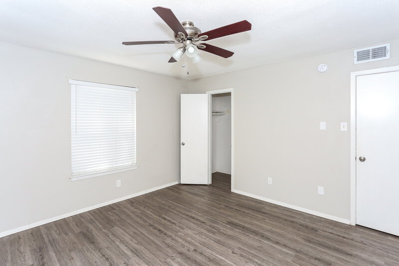 2,540/Mo, 3407 Spring Meadows Dr Arlington, TX 76014 Master Bedroom View 2