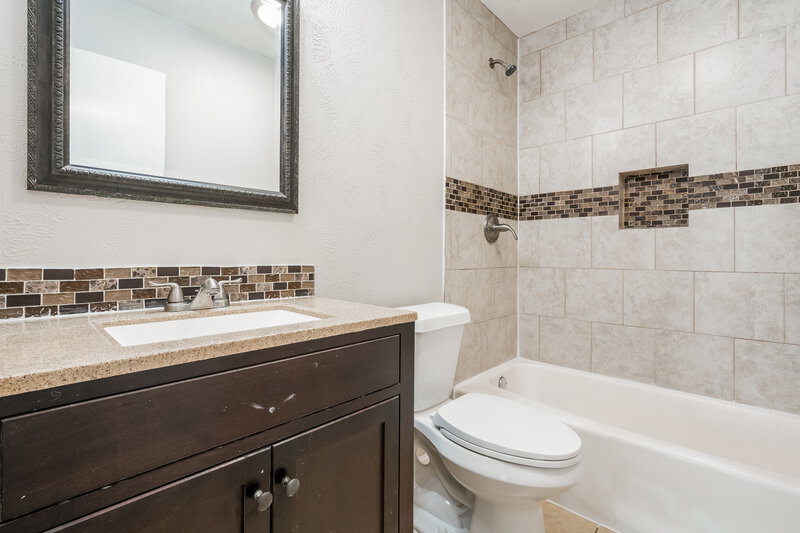 2,015/Mo, 3407 Spring Meadows Dr Arlington, TX 76014 Bathroom View