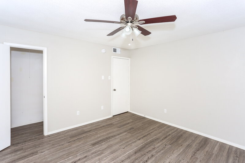 2,540/Mo, 3407 Spring Meadows Dr Arlington, TX 76014 Master Bedroom View 3