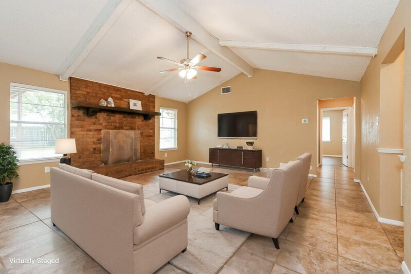 1,880/Mo, 7609 Ripple Creek Ct Fort Worth, TX 76120 Misc View