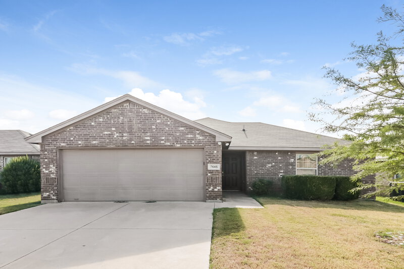 1,940/Mo, 7645 Hollow Point Dr Fort Worth, TX 76123 External View