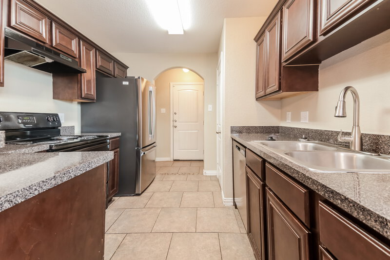 1,940/Mo, 7645 Hollow Point Dr Fort Worth, TX 76123 Kitchen View