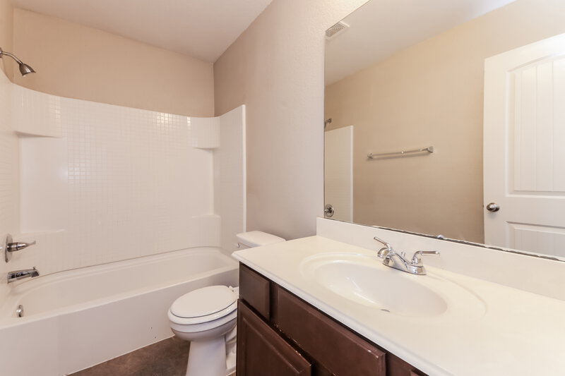 1,940/Mo, 7645 Hollow Point Dr Fort Worth, TX 76123 Bathroom View