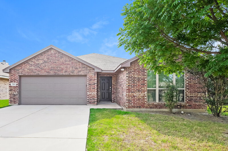 2,135/Mo, 7653 Rainbow Creek Dr Fort Worth, TX 76123 External View