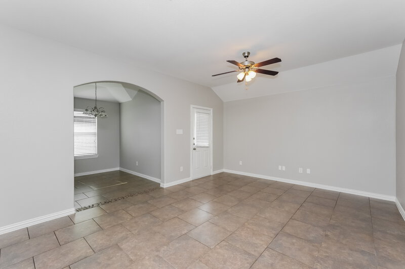 2,135/Mo, 7653 Rainbow Creek Dr Fort Worth, TX 76123 Living Room View