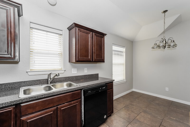 2,135/Mo, 7653 Rainbow Creek Dr Fort Worth, TX 76123 Kitchen View