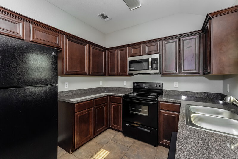 2,135/Mo, 7653 Rainbow Creek Dr Fort Worth, TX 76123 Kitchen View 2