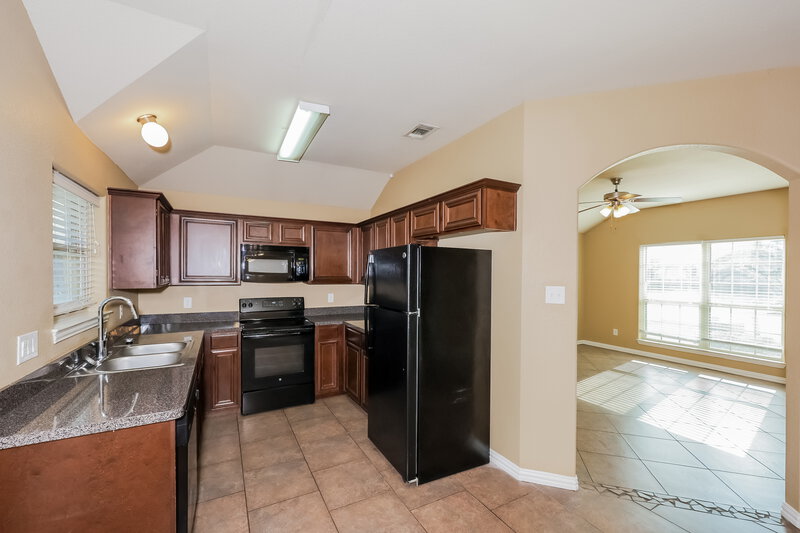 1,975/Mo, 7681 Hollow Point Dr Fort Worth, TX 76123 Kitchen View