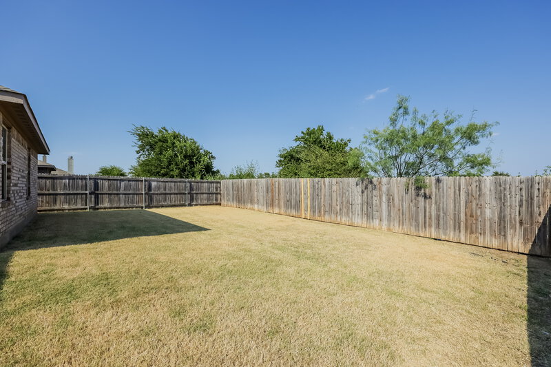 1,975/Mo, 7681 Hollow Point Dr Fort Worth, TX 76123 Backyard View