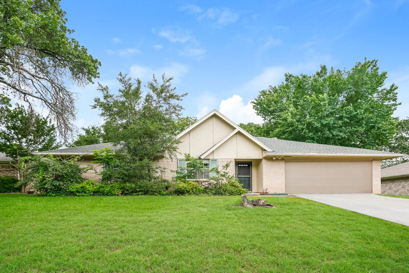 2,990/Mo, 223 N Willow St Mansfield, TX 76063 External View
