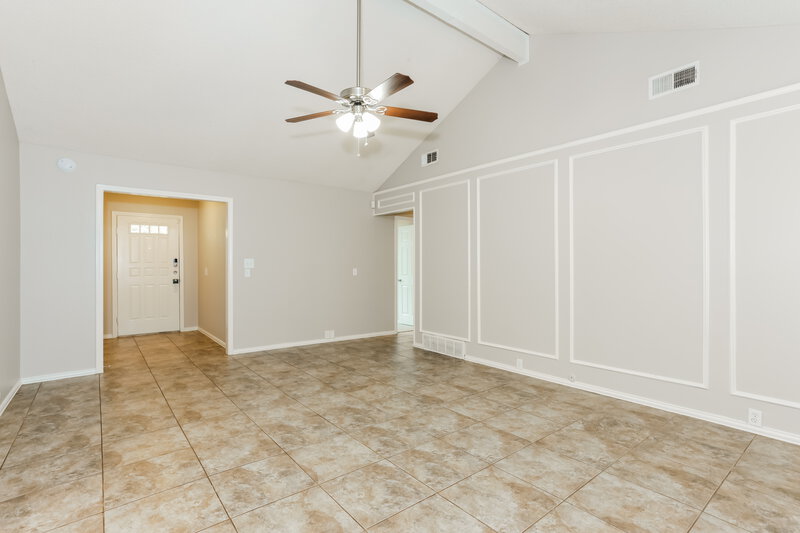 2,125/Mo, 223 N Willow St Mansfield, TX 76063 Living Room View