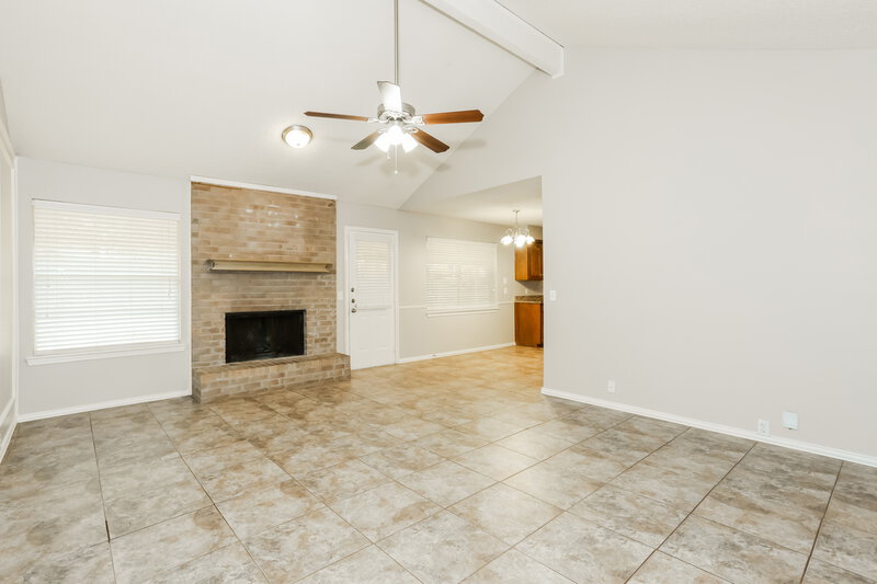 2,125/Mo, 223 N Willow St Mansfield, TX 76063 Living Room View 3