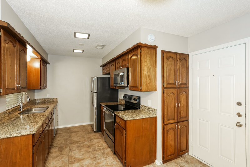 2,125/Mo, 223 N Willow St Mansfield, TX 76063 Kitchen View