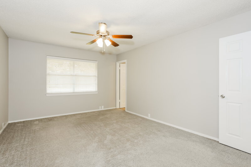 2,125/Mo, 223 N Willow St Mansfield, TX 76063 Main Bedroom View