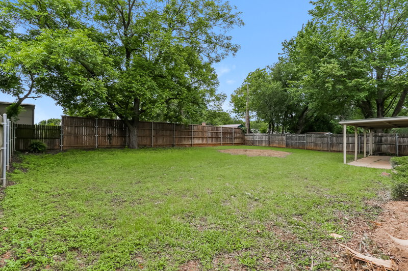 2,125/Mo, 223 N Willow St Mansfield, TX 76063 Rear View
