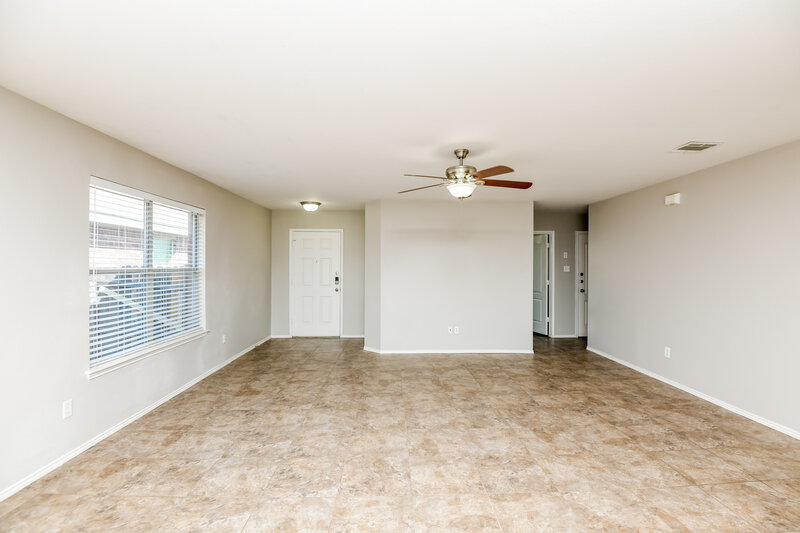1,995/Mo, 8320 Autumn Creek Trail Fort Worth, TX 76134 Living Room View 2