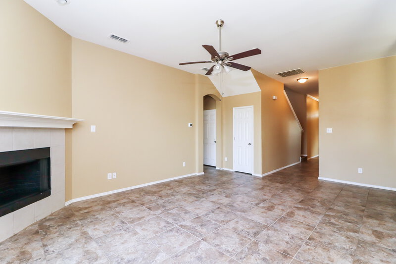 2,480/Mo, 2429 Galemeadow Dr Fort Worth, TX 76123 Living Room View 2