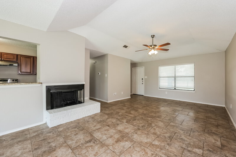 2,240/Mo, 611 Stell Ave Mansfield, TX 76063 Living Room View