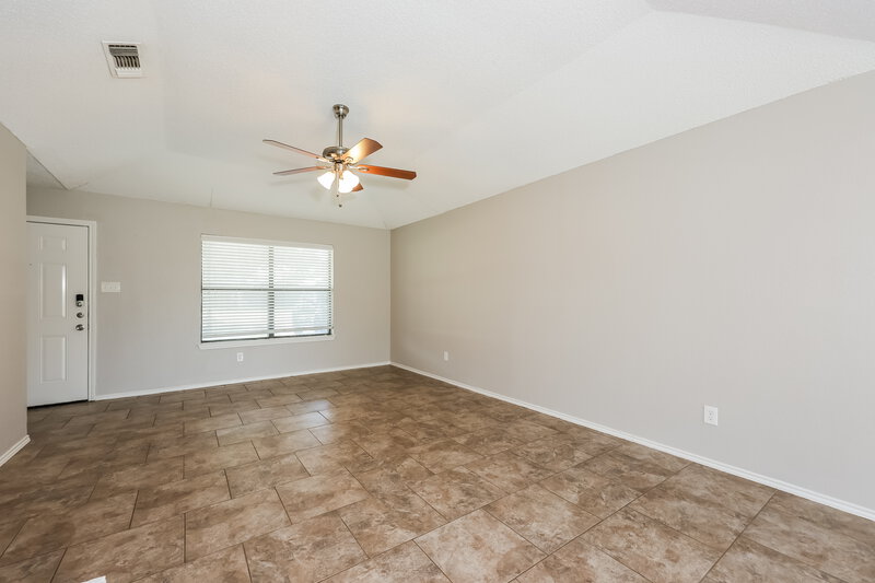 2,240/Mo, 611 Stell Ave Mansfield, TX 76063 Living Room View 2
