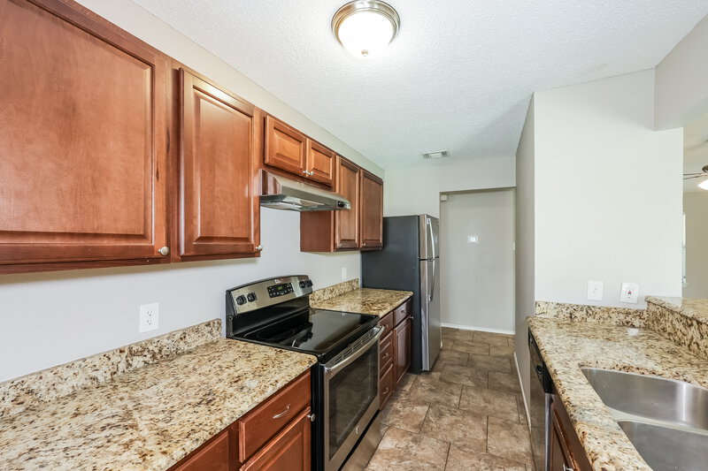 2,240/Mo, 611 Stell Ave Mansfield, TX 76063 Kitchen View 2