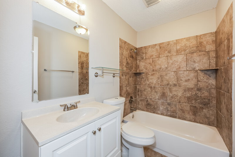 2,240/Mo, 611 Stell Ave Mansfield, TX 76063 Bathroom View