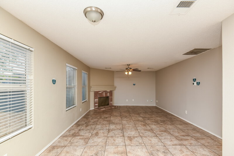 2,320/Mo, 5349 Royal Birkdale Dr Fort Worth, TX 76135 Living Room View