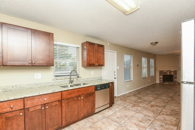 2,320/Mo, 5349 Royal Birkdale Dr Fort Worth, TX 76135 Kitchen View 2