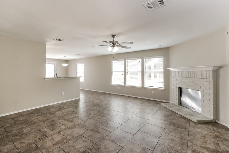 2,070/Mo, 7734 Kirkland Ct Dallas, TX 75237 Living Room View 2