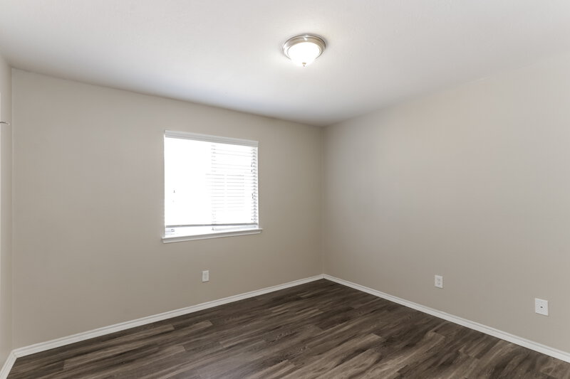 2,070/Mo, 7734 Kirkland Ct Dallas, TX 75237 Bedroom View 2