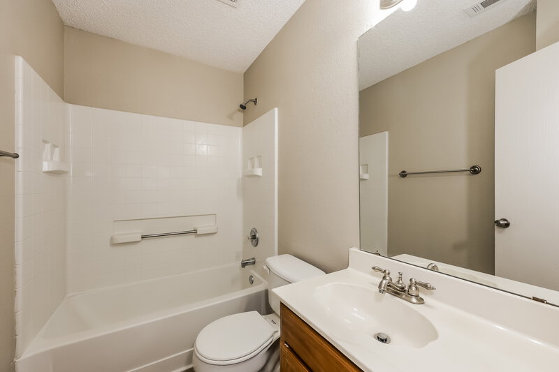 1,915/Mo, 8736 Eaglestone Way Keller, TX 76244 Bathroom View